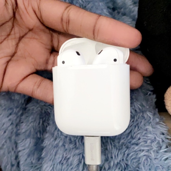 Air pods - Picture 1 of 1